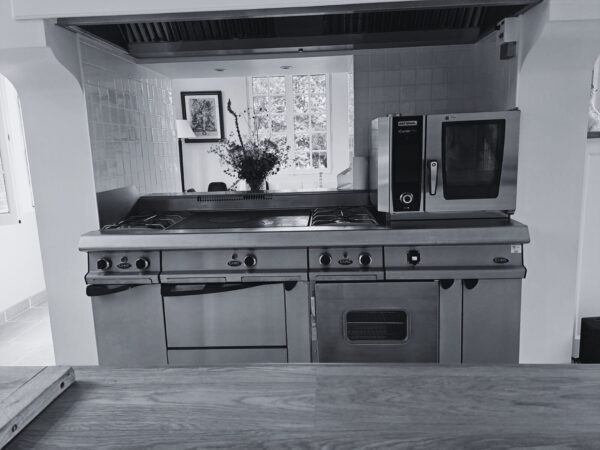 One-piece stove